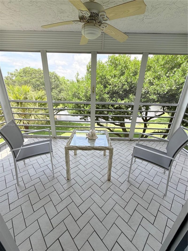 4020 W Palm Aire Dr , Unit 403, Pompano Beach, FL 33069 Photo