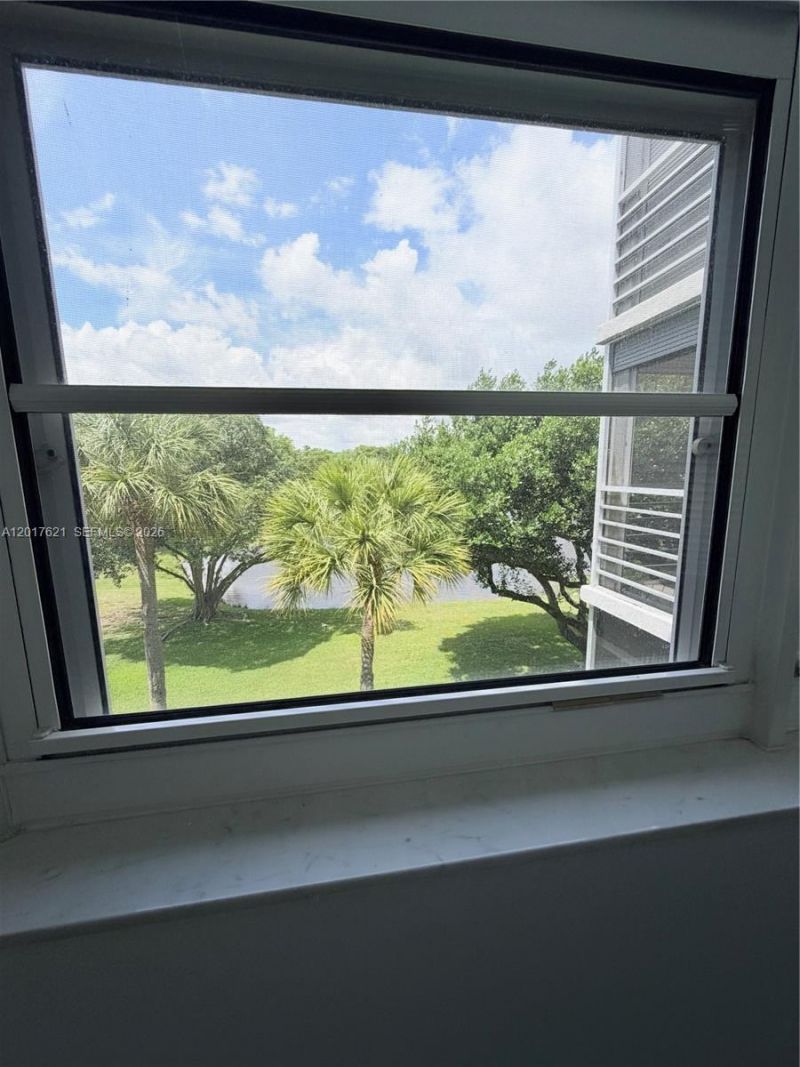 4020 W Palm Aire Dr , Unit 403, Pompano Beach, FL 33069 Photo