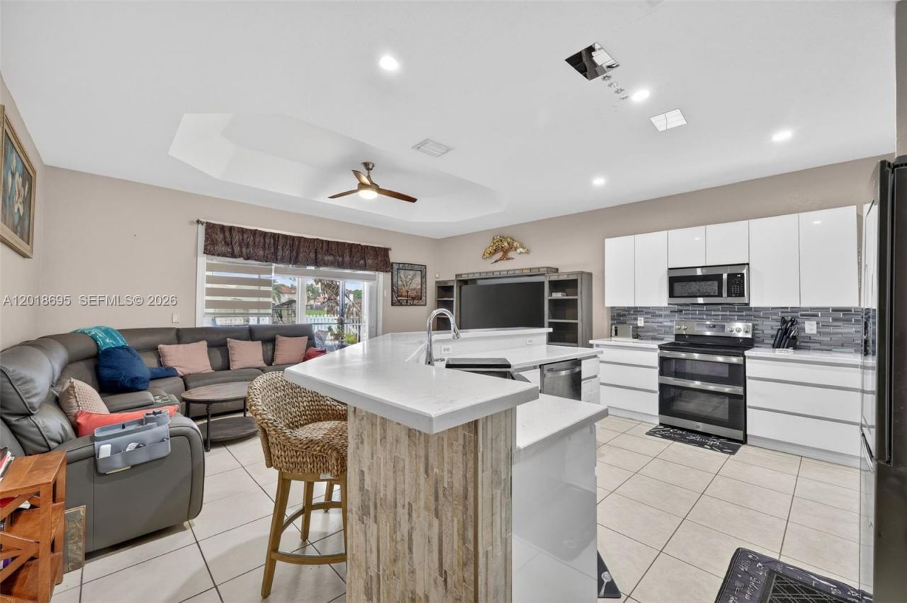 3985 NE 15th St , Homestead, FL 33033 Photo