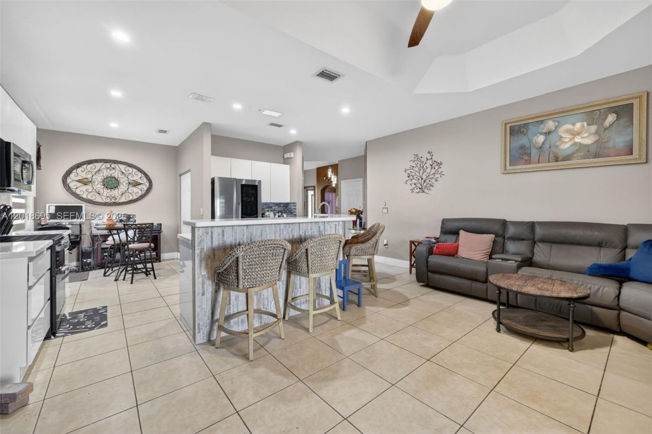 3985 NE 15th St , Homestead, FL 33033 Photo