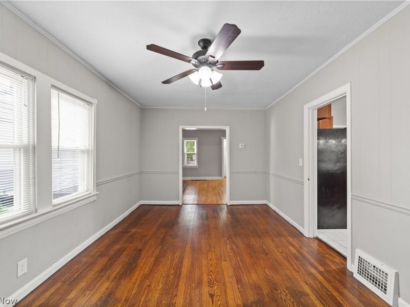 5688 Shawnee Drive, Lyndhurst, OH 44124 Photo 3