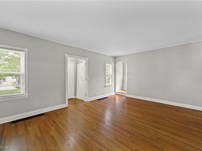 5688 Shawnee Drive, Lyndhurst, OH 44124 Photo 8