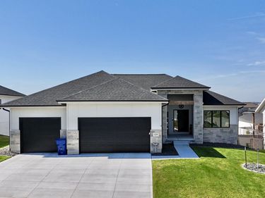 12368 Windsor Drive , Papillion, NE 68046