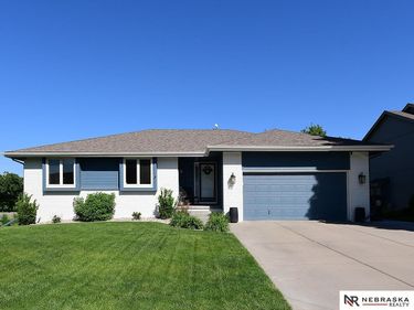 21890 Plum Creek Drive , Gretna, NE 68028