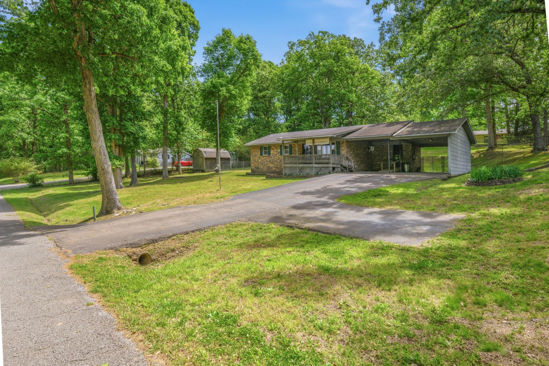 472 Oakville Cir  Parsons, TN 38363
