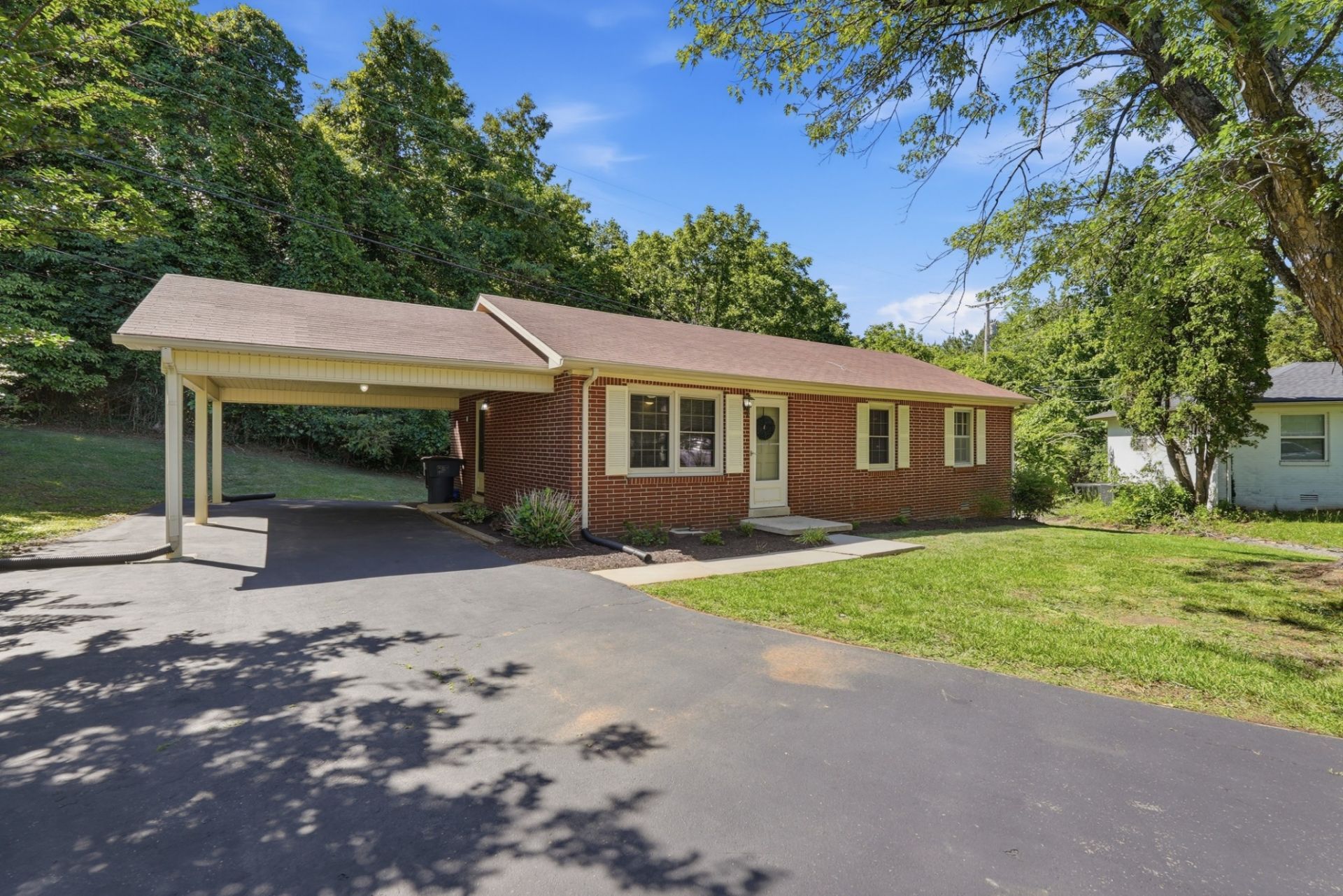 1233 Pleasant View Dr, Cookeville, TN 38501 Main Photo
