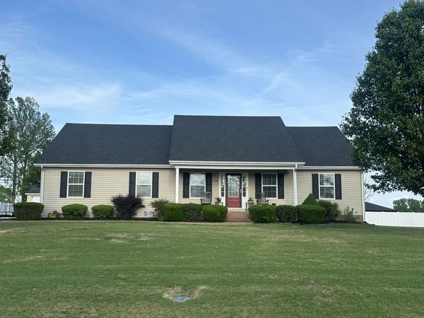 59 Eiffel Tower Ln , Paris, TN 38242