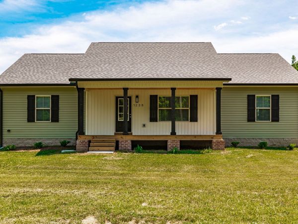 1238 Trammel Creek Rd , Westmoreland, TN 37186