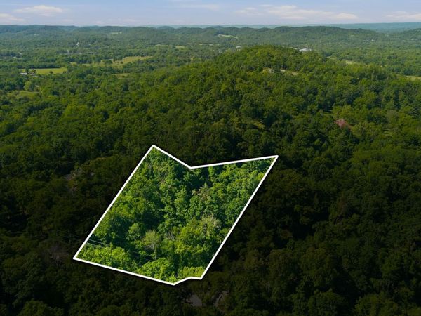 3 Saint James Pl , Nashville, TN 37215