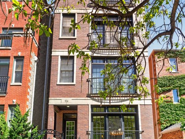 924 W ROSCOE Street, Unit 1, Chicago, IL 60657