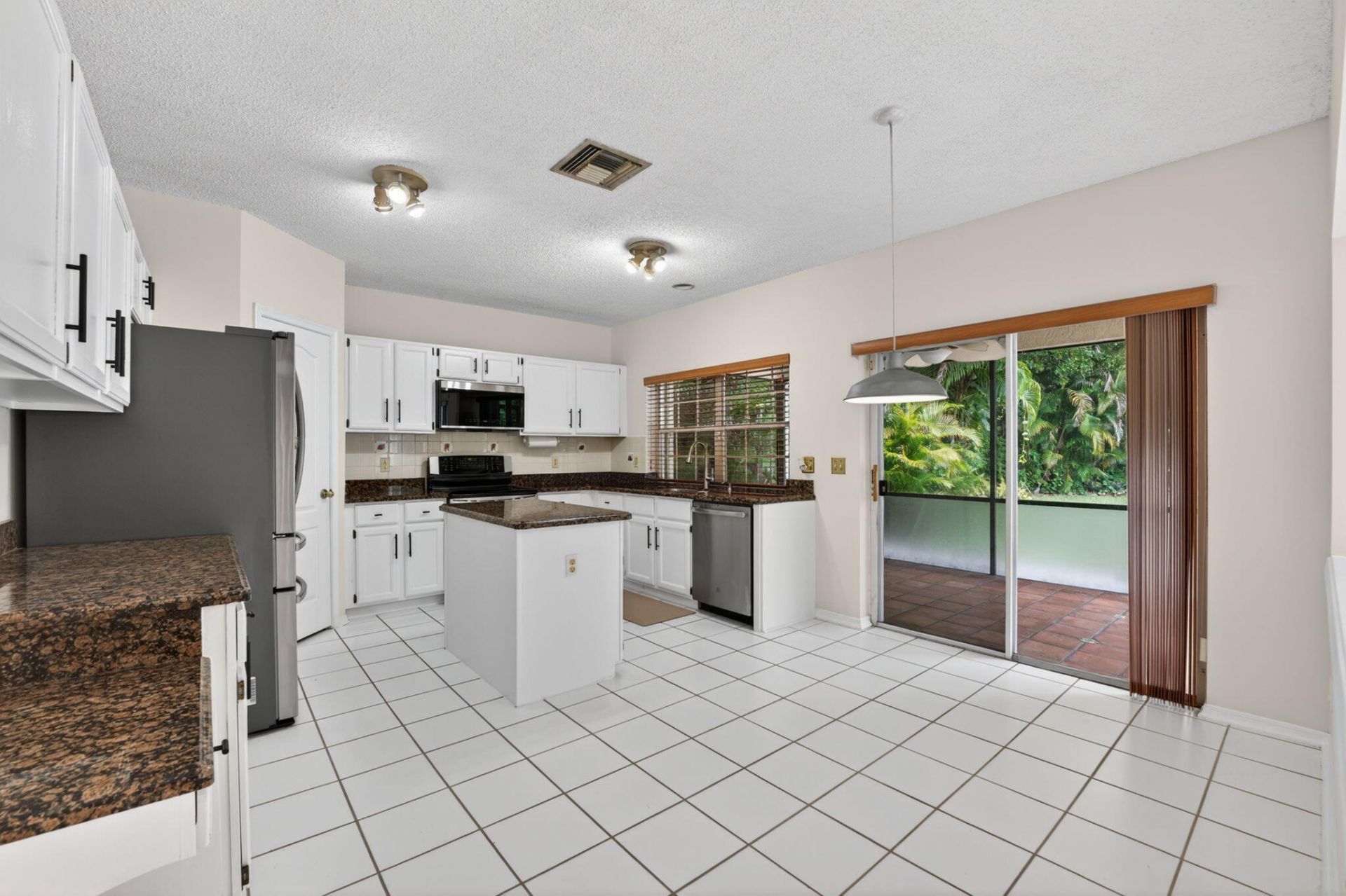 7555 Live Oak Drive, Coral Springs, FL 33065 Photo