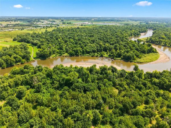335th Street, Tama, IA 50635