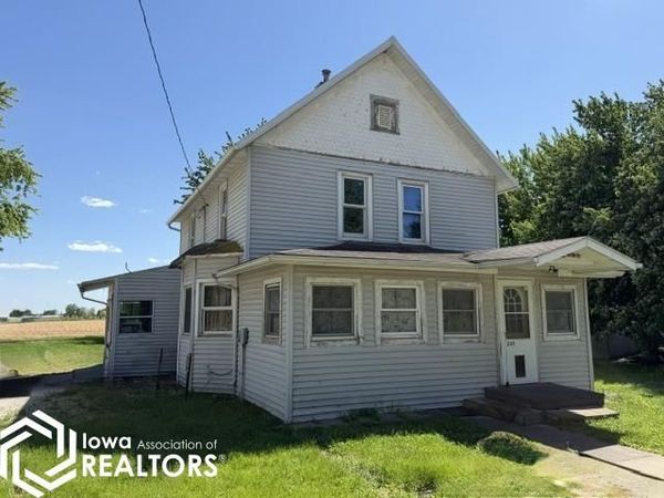 307 E Main Street, Wayland, IA 52654