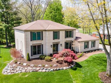1123 Hickory Hill Drive, Rochester Hills, MI 48309