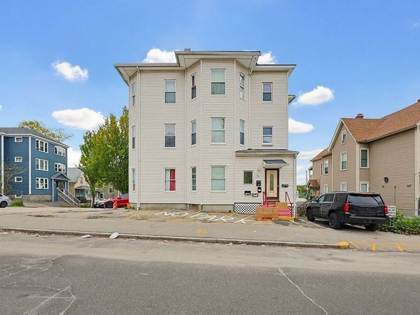 22 Hollywood St, Unit 4B, Worcester, MA 01610