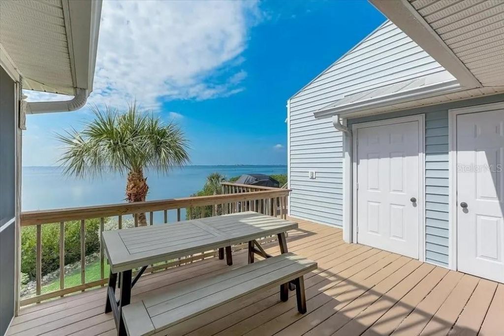 2424 Bay Drive , Bradenton, FL 34207 Photo