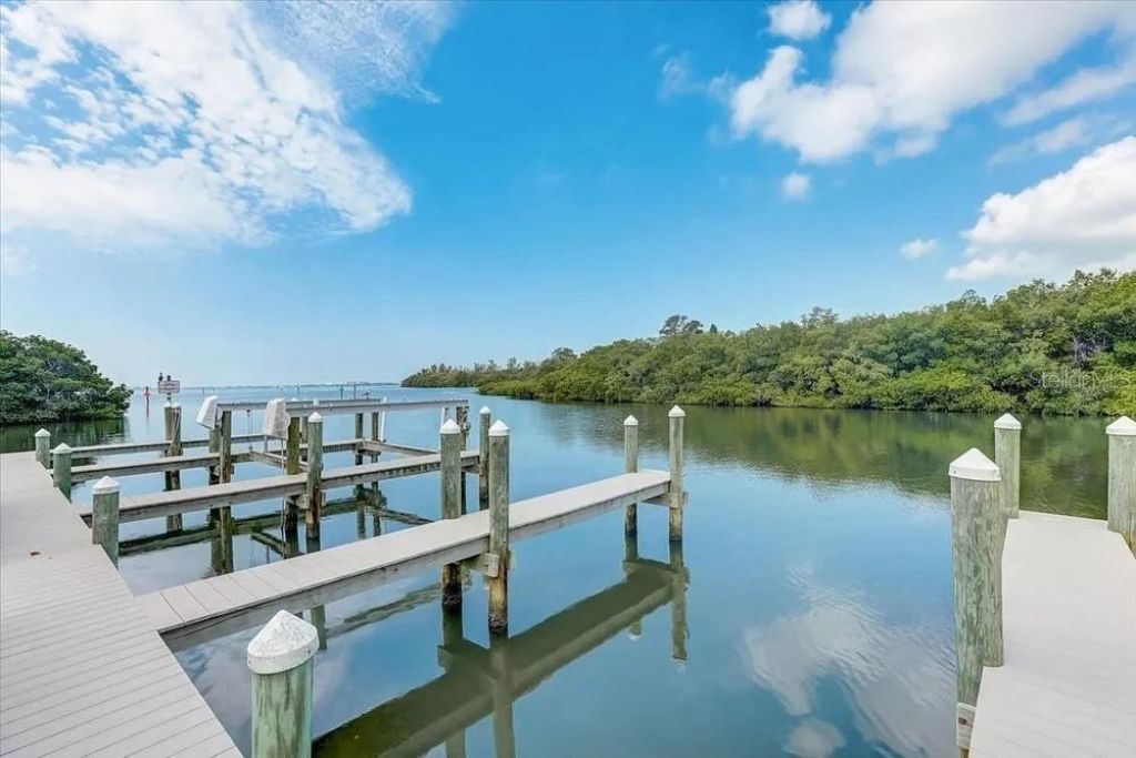 2424 Bay Drive , Bradenton, FL 34207 Photo