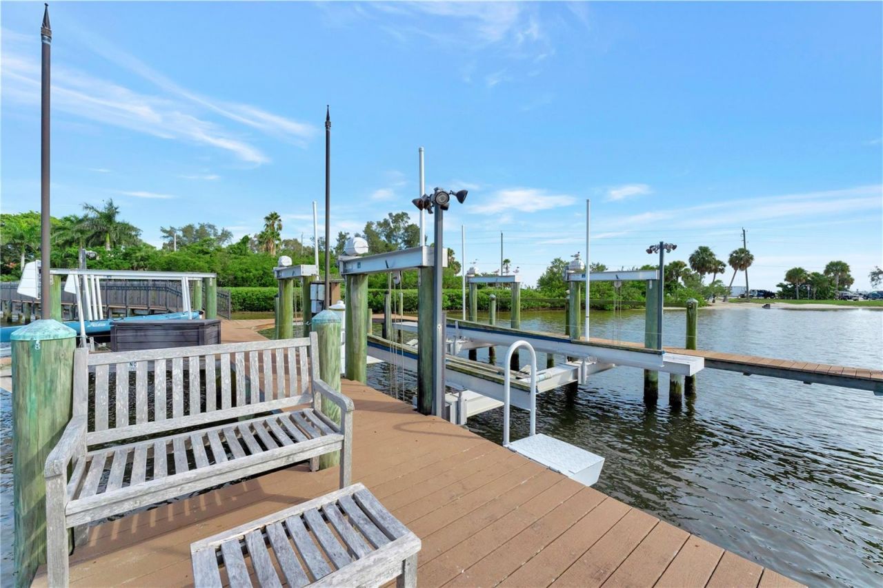416 81st Street W, Bradenton, FL 34209 Photo