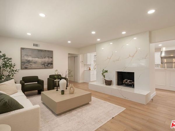 1010 E Leadora Avenue, Glendora, CA 91741