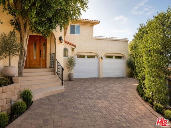 22780 Macfarlane Drive, Woodland Hills, CA 91364