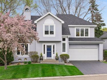 15650 17th Avenue N, Plymouth, MN 55447