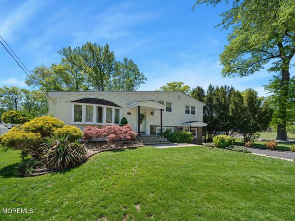 88 Montrose Avenue, Colonia, NJ 07067