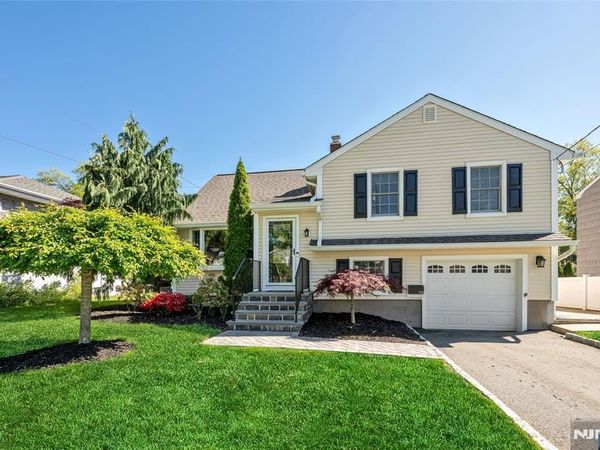 114 Summit Avenue, WALDWICK, NJ 07463
