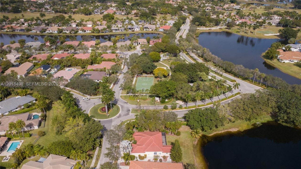 2621 Oakbrook Ln , Weston, FL 33332 Photo