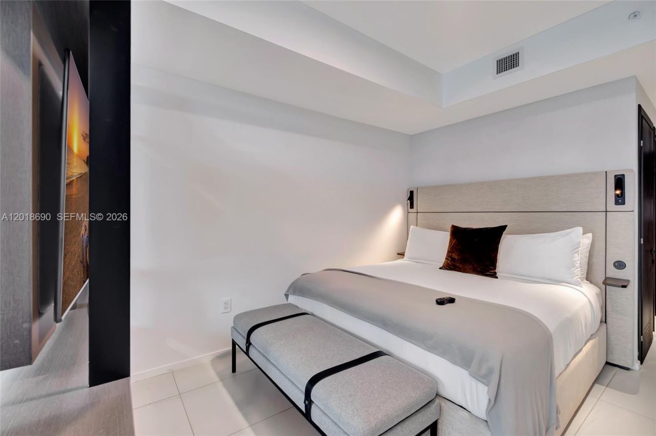 398 NE 5th St , Unit 1407, Miami, FL 33132 Photo