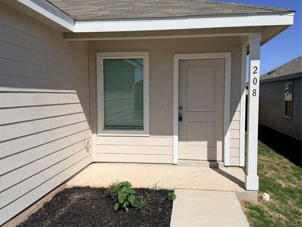 208 Skyfire ST, Hutto, TX 78634
