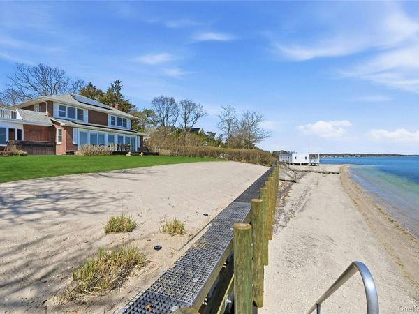 8908 Peconic Bay Boulevard , Laurel, NY 11948