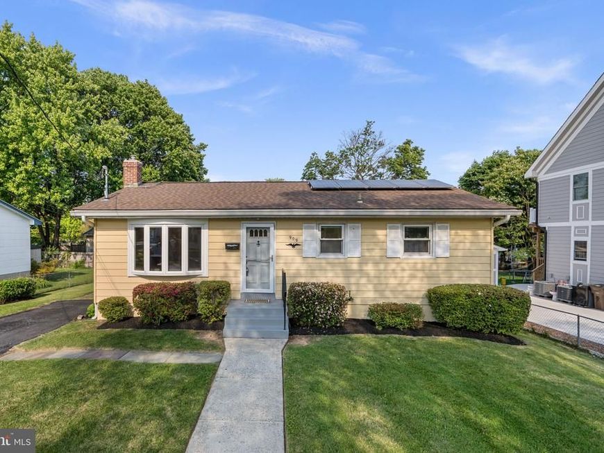 909 1st Street, Rockville, MD 20850 Main Photo