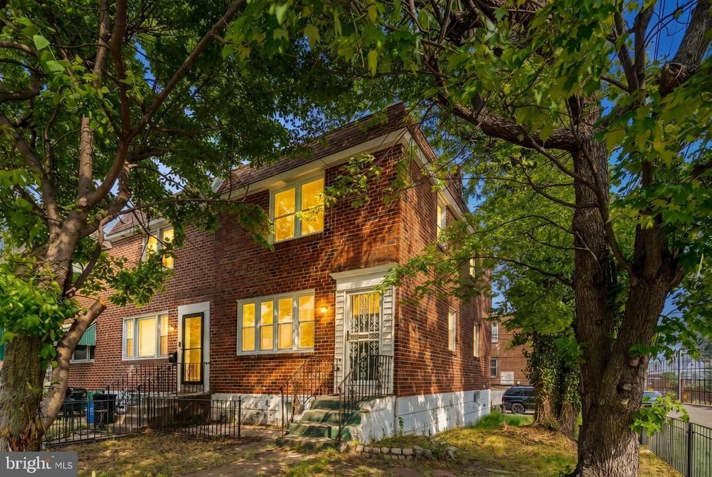 5746 Grays Avenue, Philadelphia, PA 19143 Main Photo