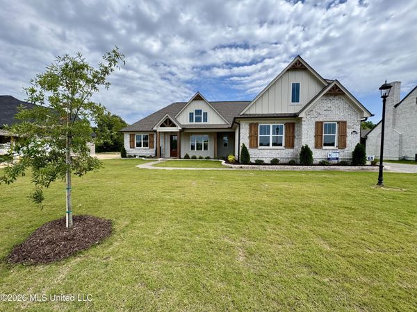 302 Oakworth Drive, Hernando, MS 38632