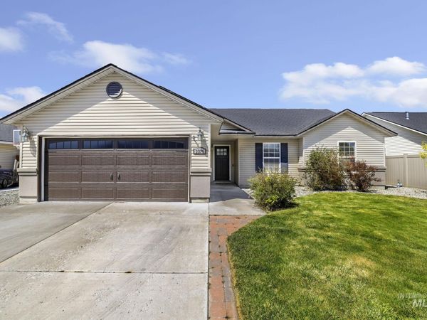 1076 Arrow Wood Ct, Twin Falls, ID 83301