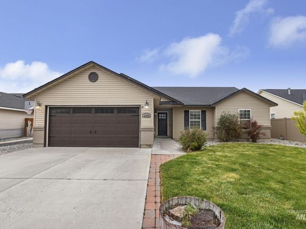 1076 Arrow Wood Ct, Twin Falls, ID 83301