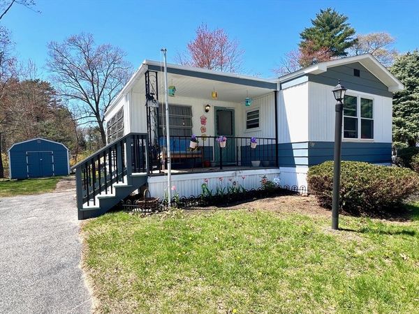 21 Sharon Cir., Merrimac, MA 01860