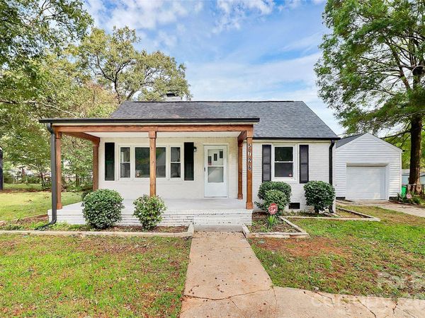 5726 Oak Drive, Charlotte, NC 28216