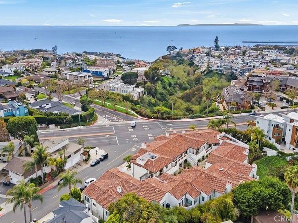 401 Seaward Road, Unit 6, Corona Del Mar, CA 92625