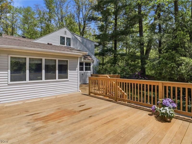 8977 Cedar Road, Chesterland, OH 44026 Photo 6