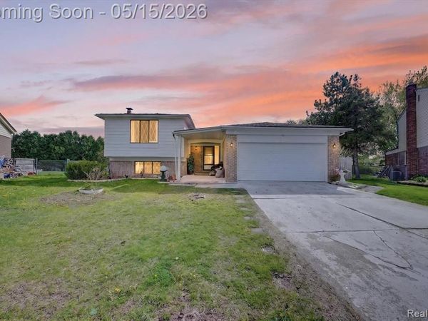 17906 Cider Mill Street, Macomb Twp, MI 48044