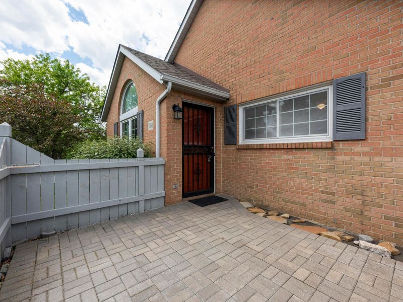 5392 Pond View Drive, Westerville, OH 43081 Photo 3