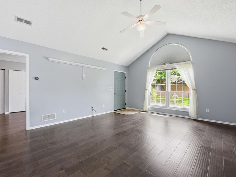 5392 Pond View Drive, Westerville, OH 43081 Photo 7