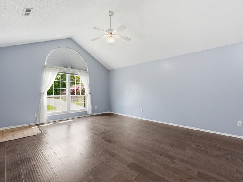 5392 Pond View Drive, Westerville, OH 43081 Photo 8