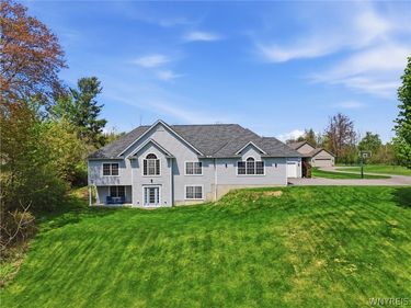 6784 Milestrip Road, Orchard Park, NY 14127