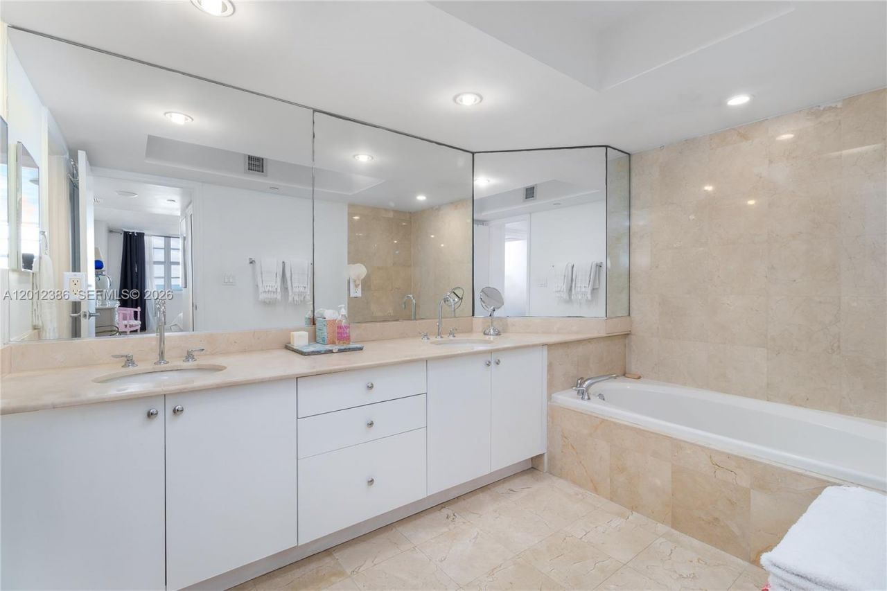 6917 Collins Ave , Unit 715, Miami Beach, FL 33141 Photo