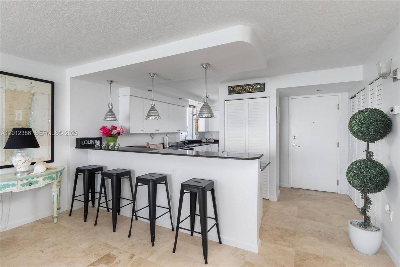 6917 Collins Ave , Unit 715, Miami Beach, FL 33141 Photo