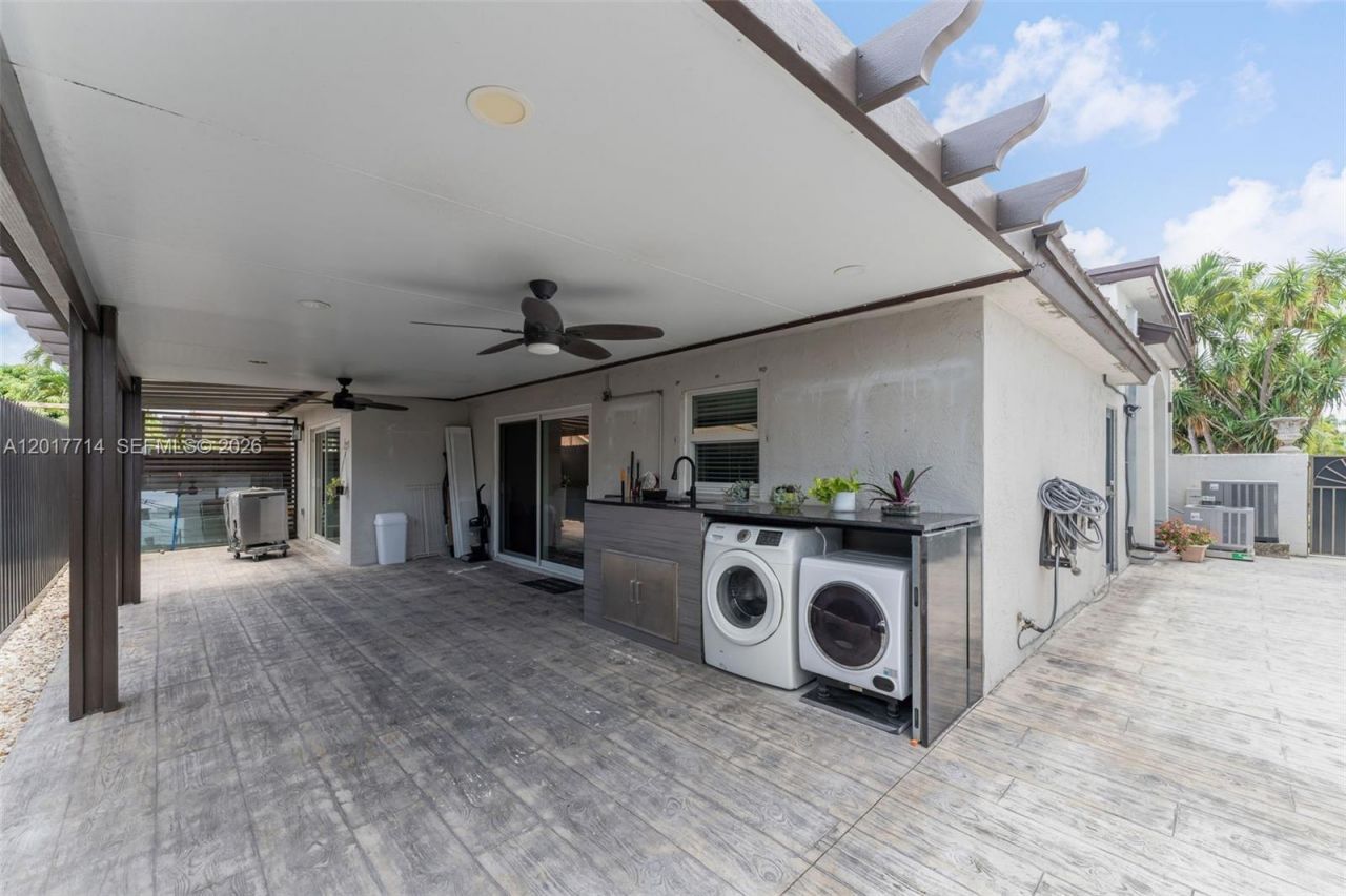13285 NW 11th St , Miami, FL 33182 Photo