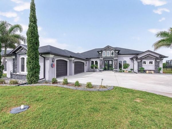 5220 LAKE VENICE DRIVE , WIMAUMA, FL 33598