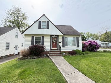 5036 Claremont Boulevard, Garfield Heights, OH 44125